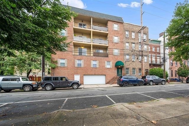 212 Madison St in Hoboken, NJ - Building Photo - Building Photo