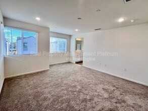 1459 Farmhouse Ln in Clovis, CA - Building Photo - Building Photo