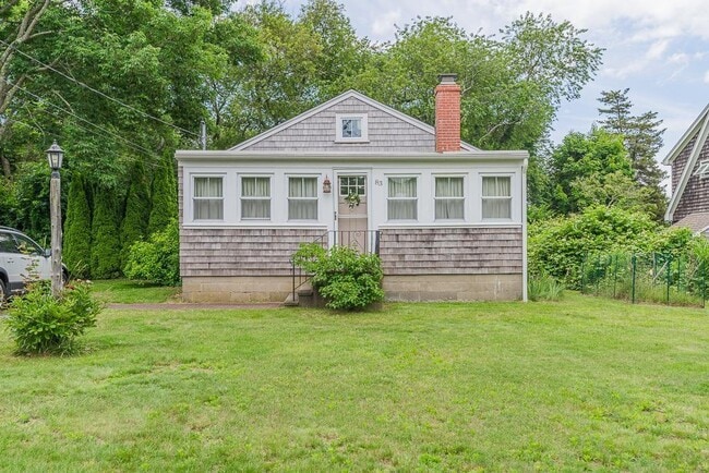 83 Mast St in Jamestown, RI - Building Photo - Building Photo