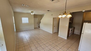 7838 New World in San Antonio, TX - Building Photo - Building Photo