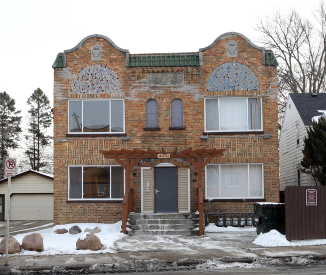 4470 N Hopkins St in Milwaukee, WI - Foto de edificio - Building Photo