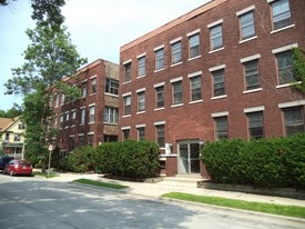 2542-2544 N Farwell Ave Apartments