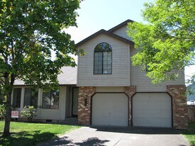 3925 NW 166th Dr in Beaverton, OR - Building Photo