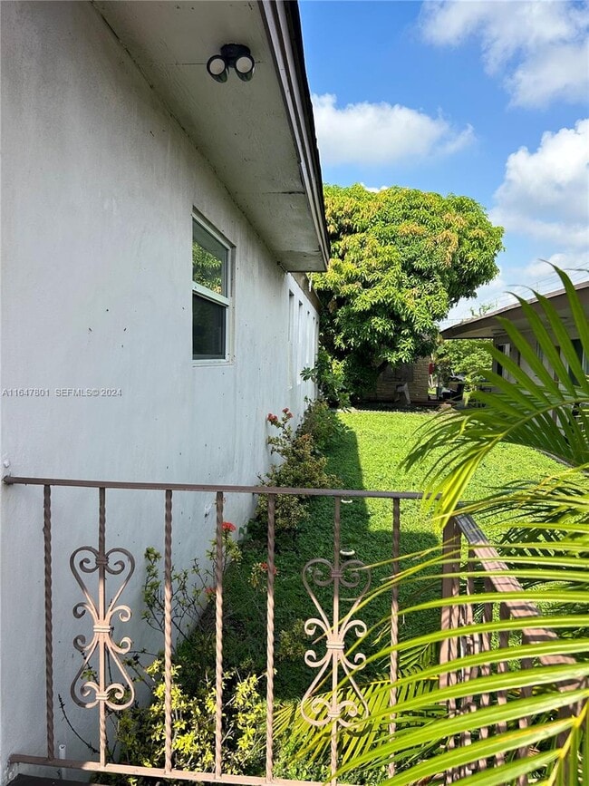 property at 800 N federal Hwy