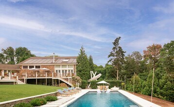 565 Montauk Hwy in Southampton, NY - Building Photo - Building Photo