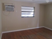 498 W Drew St, Unit D photo'