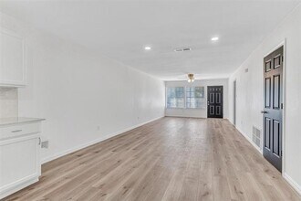 4330 Forest Point Dr in Garland, TX - Building Photo - Building Photo