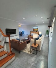 12 Chadwick Rd in Great Neck, NY - Building Photo - Building Photo