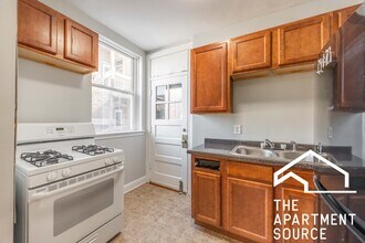 2007 W Jarvis Ave in Chicago, IL - Foto de edificio - Building Photo