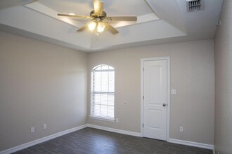 Shary Landing Apartments in McAllen, TX - Building Photo - Building Photo