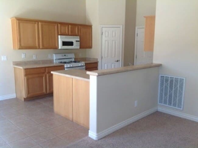 1440 S Northern Vw Dr in Cedar City, UT - Building Photo - Building Photo