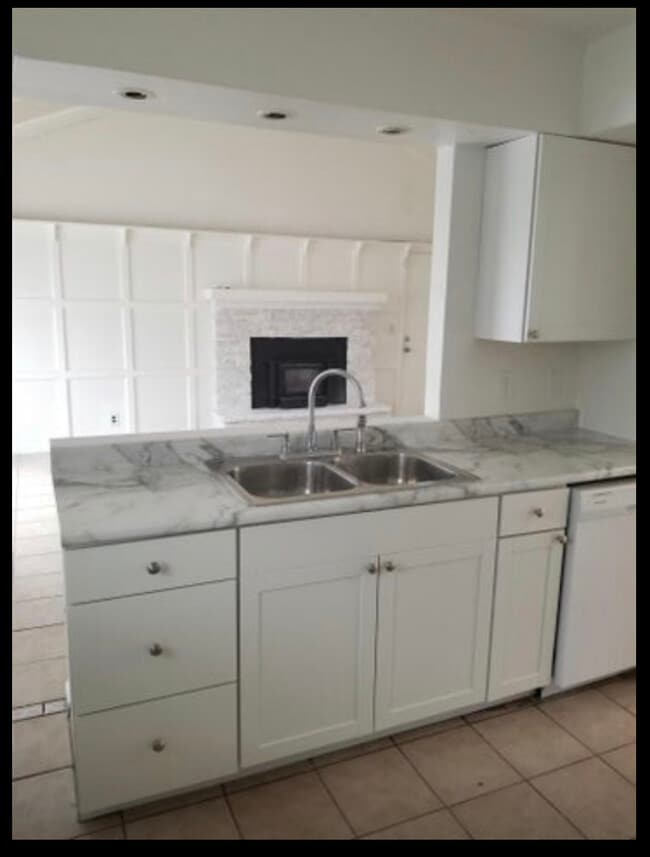 property at 5801 W Carmen Ave