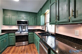 697 Crestview Dr in Madison, AL - Building Photo - Building Photo