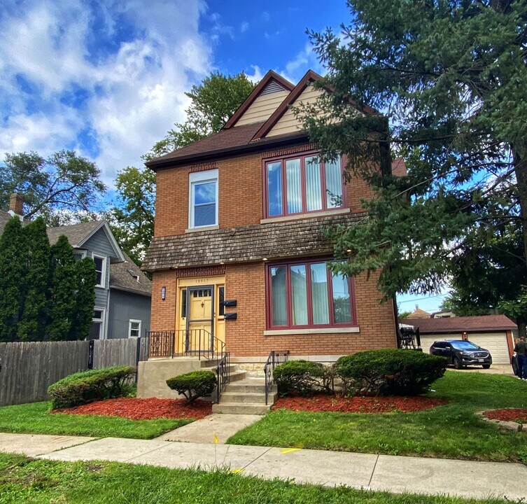 12617 Greenwood Ave in Blue Island, IL - Building Photo