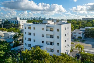 3052 SW 27th Ave in Miami, FL - Building Photo - Building Photo