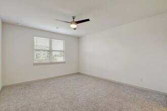 121 Fairfax Ave in San Marcos, TX - Building Photo - Building Photo