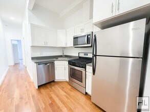WYCKOFF AVENUE / Bushwick 3-Bed 1-Bath / N in Brooklyn, NY - Building Photo - Building Photo