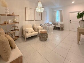 1060 SE 26th Ter in Homestead, FL - Building Photo - Building Photo