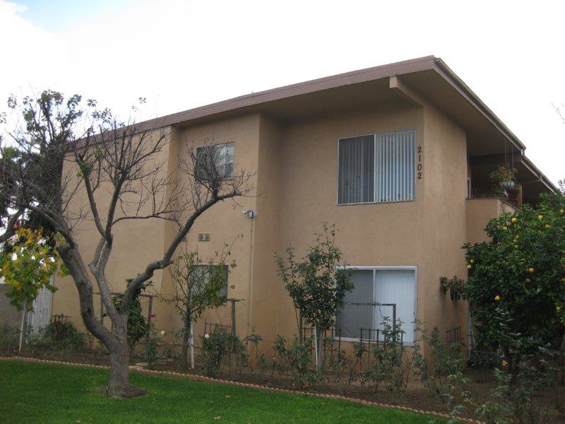 Garden Apartments in Gardena, CA - Building Photo