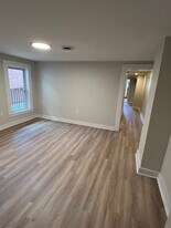 419 N Market St, Unit Apt A in Frederick, MD - Building Photo