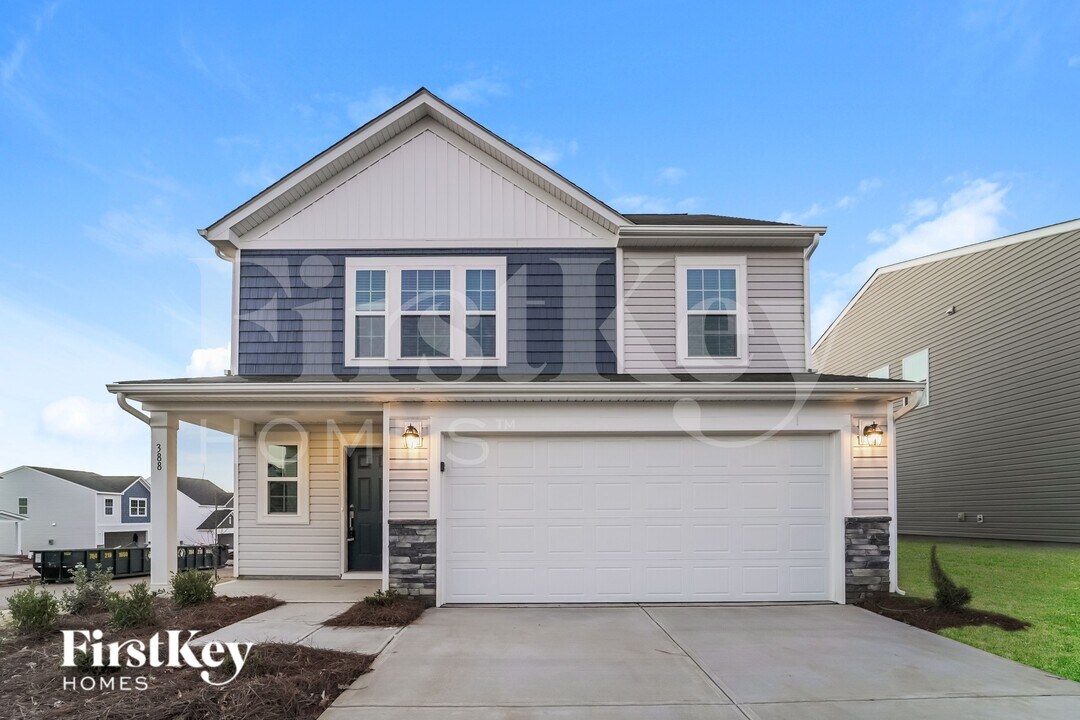 388 Hollingswood Dr in Statesville, NC - Building Photo