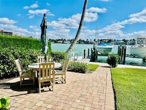 2750 Gulf Shore Blvd N in Naples, FL - Building Photo - Building Photo