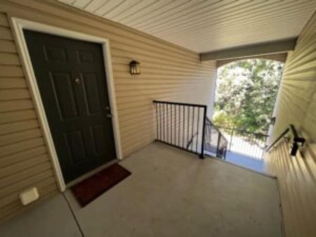 2011 N Hwy 17 in Mount Pleasant, SC - Building Photo - Building Photo