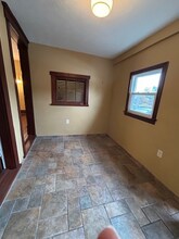 96 E Franklin St in Centerville, OH - Foto de edificio - Building Photo