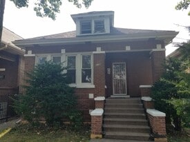 6136 S Richmond St in Chicago, IL - Building Photo