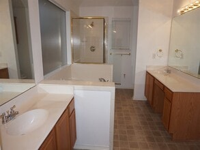 217 Dartmouth Dr in Rockwall, TX - Foto de edificio - Building Photo