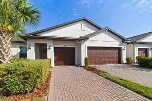 31451 Moniker Mast Ln in San Antonio, FL - Building Photo