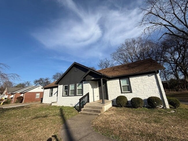 1118-1120 N Tennessee Blvd