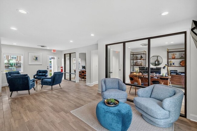 Summit on Central in Charlotte, NC - Foto de edificio - Building Photo