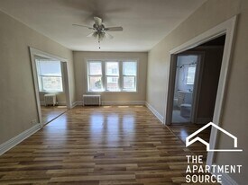 1333 W Birchwood Ave, Unit 303 in Chicago, IL - Building Photo