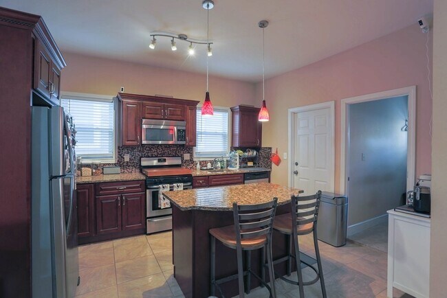 167 Jefferson Ave in Everett, MA - Building Photo - Building Photo