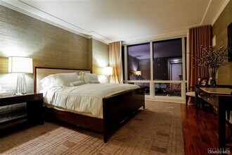 5 Renaissance Square in White Plains, NY - Building Photo - Building Photo