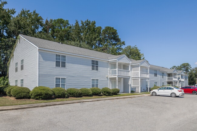 Four Oaks Apartments
