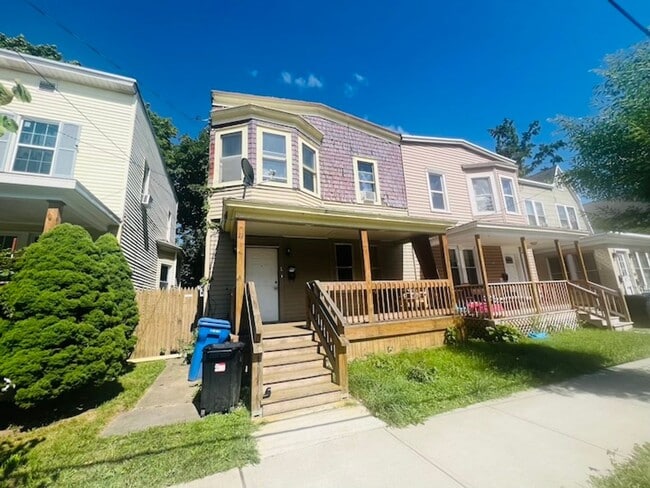 property at 11 Jeanette St