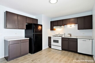 831 Washington St in Woodstock, IL - Building Photo - Building Photo