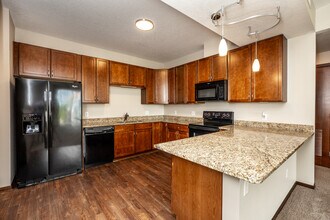 Sierra Pointe Apartments in West Des Moines, IA - Foto de edificio - Interior Photo