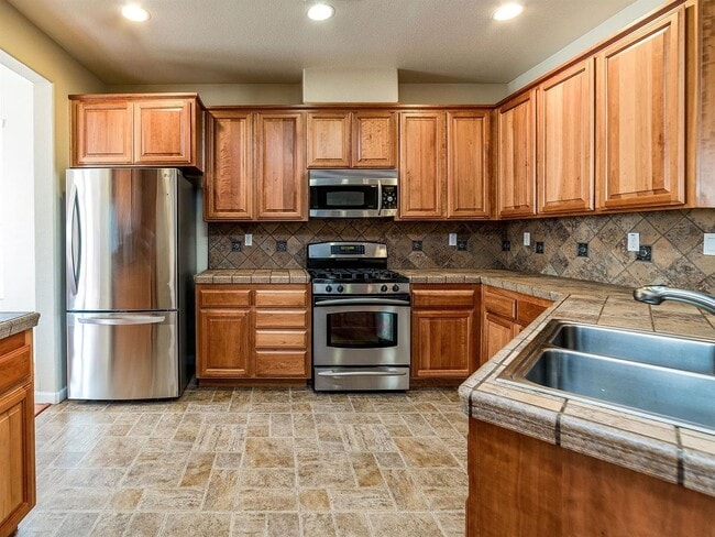 726 Ward Way in Folsom, CA - Building Photo - Building Photo