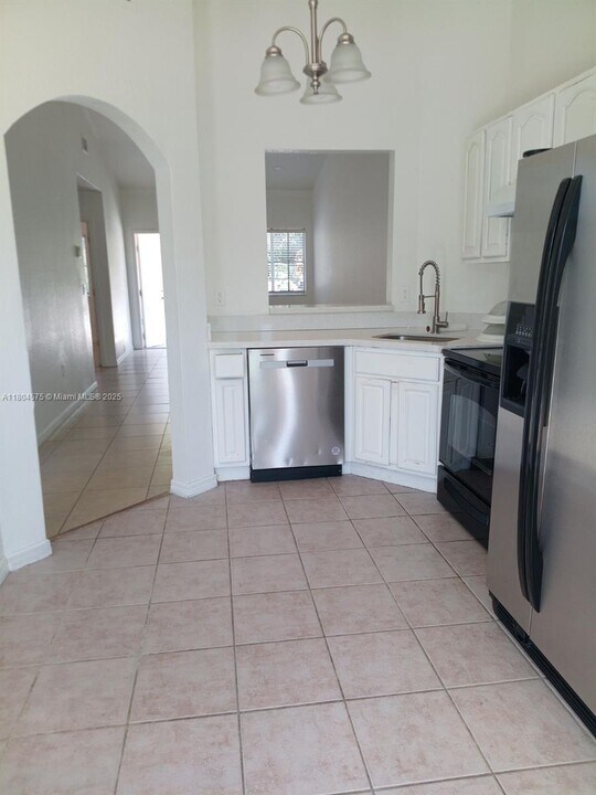 57 NE 13th Ave in Homestead, FL - Building Photo