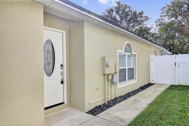 13715 Gentle Woods Ave in Riverview, FL - Building Photo - Building Photo