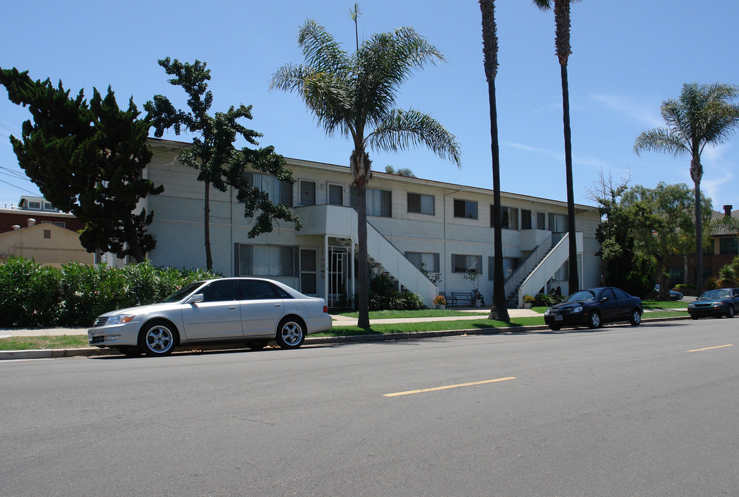 806 7th St in Coronado, CA - Building Photo