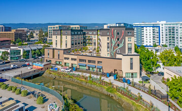 Arroyo Green Apartments in Redwood City, CA - Building Photo - Building Photo