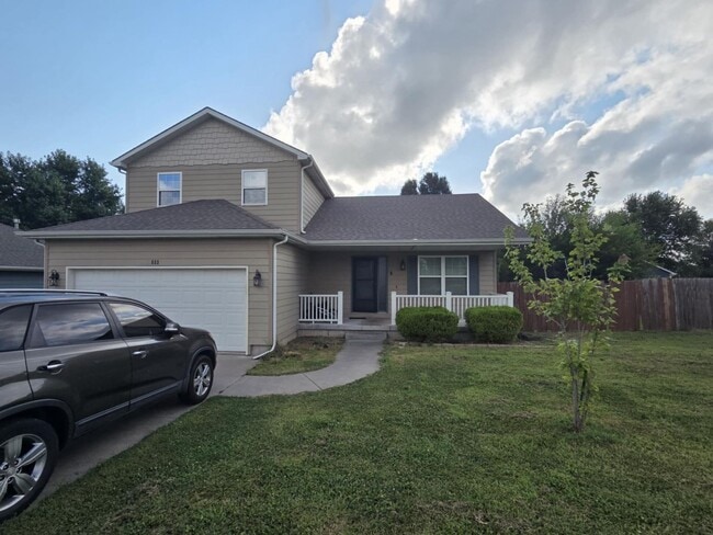 533 Tall Grass Dr in Junction City, KS - Building Photo - Building Photo