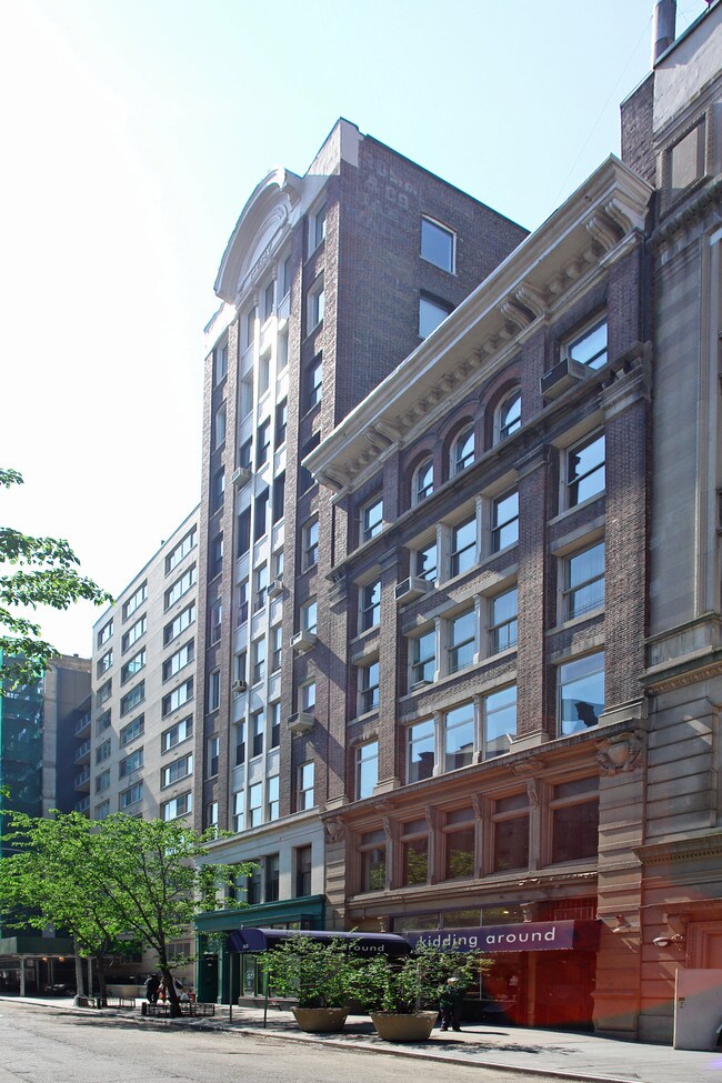 58 W 15th St in New York, NY - Building Photo - Building Photo