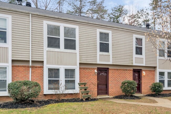 2716 Gatewood Cir in Charlottesville, VA - Building Photo - Building Photo