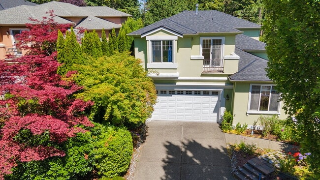 11218 NE 117th St in Kirkland, WA - Foto de edificio - Building Photo