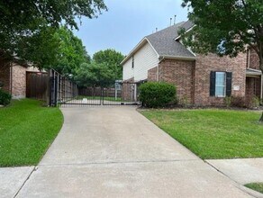 321 Greenfield Dr in Murphy, TX - Building Photo - Building Photo
